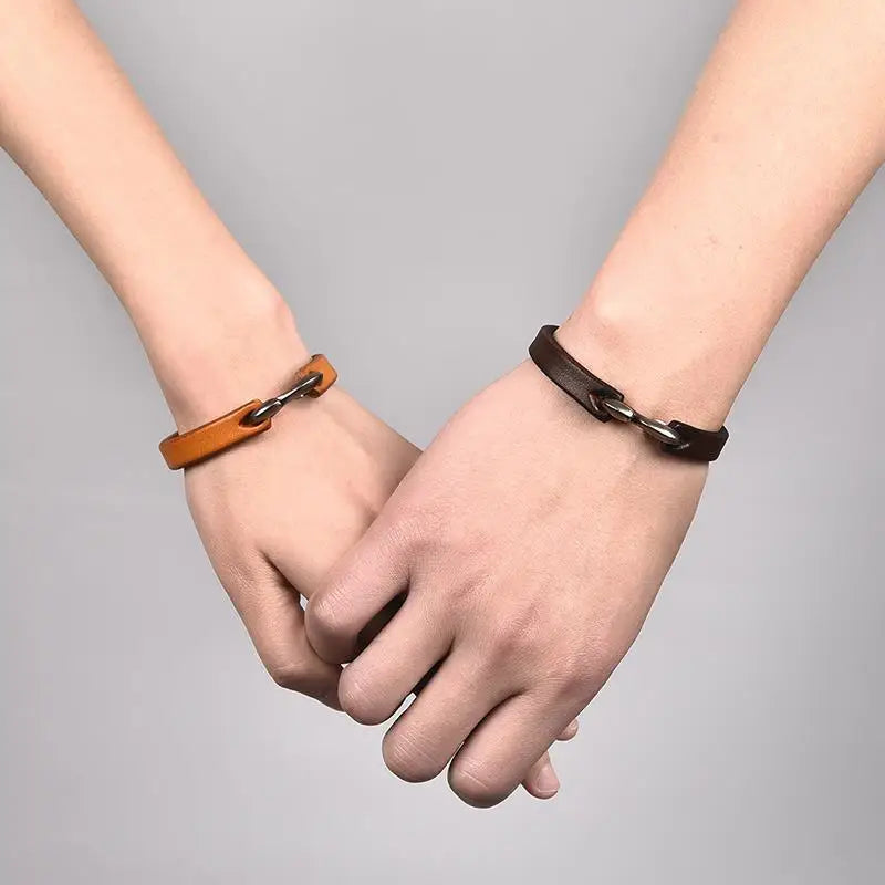 Jiayiqi Men Bracelet Genuine Leather Bangle Retro Cuff Bracelet Classic Hooks Wristband Men Women Jewelry Gifts