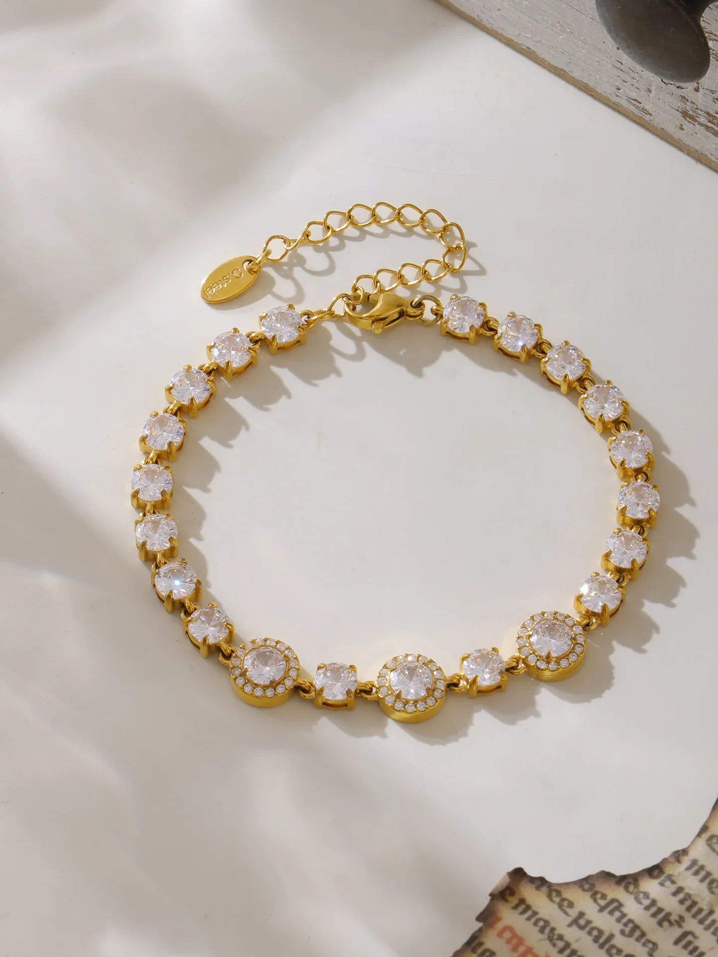 Women's Bracelet with Simple Design Inlaid with Zircon Stainless Steel Fashionable and Versatile Jewelry Accessories