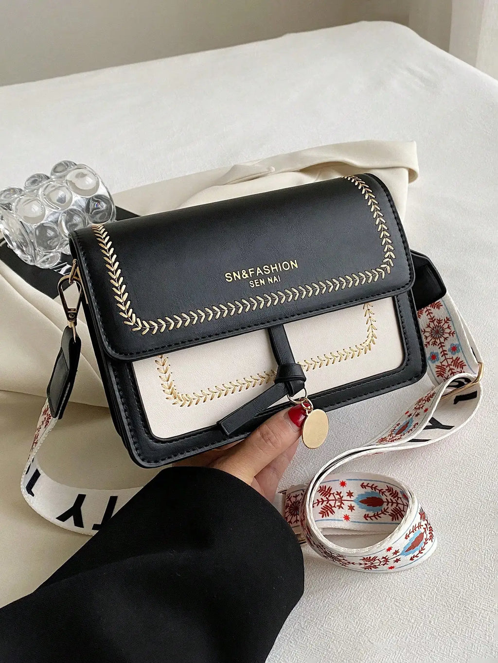 Fashionable Bag for Women, Versatile New Crossbody Bag, Casual, Contrasting Color, Small Square Bag, Wide Shoulder Strap