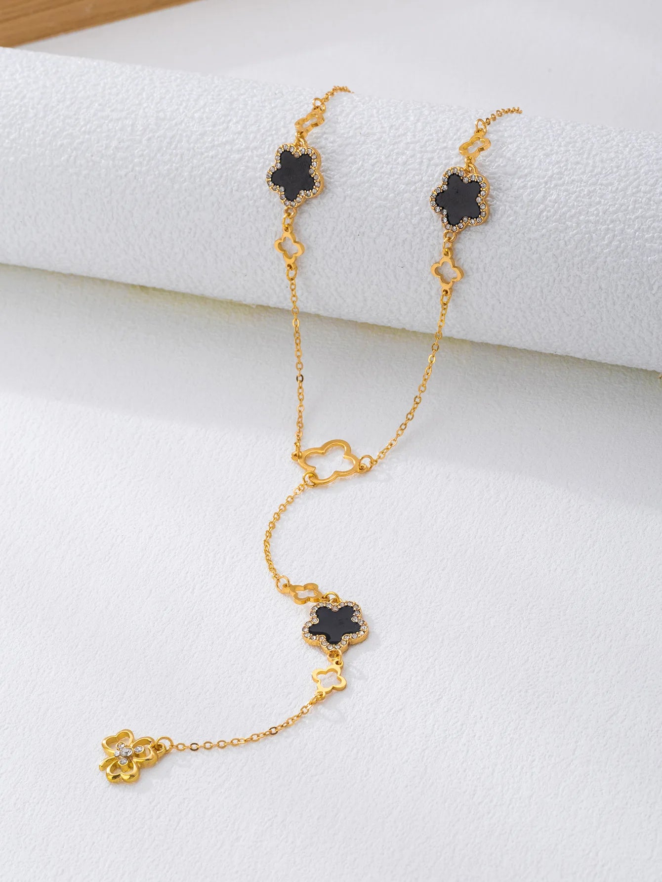 Necklace For Women Girls Oil Drop Flower Clover Y Sweater Chain Banquet Party Holiday Fashion Jewelry CN068