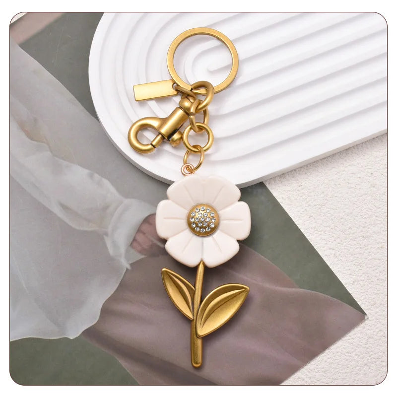 Fashion New Little Daisy Hanging Jewelry Hot Sale Popular Bag Pendant High Fashion Accessories Trend Keychain Bag Accessories