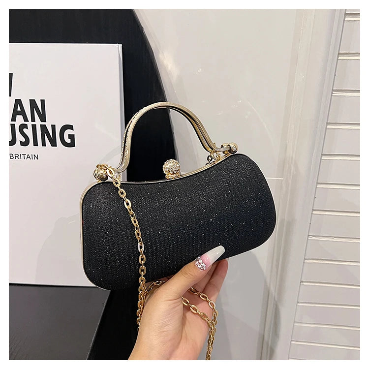 Evening party bags: This year, there is a trend for sophisticated and feminine women's bags. There are simple buttoned small bag