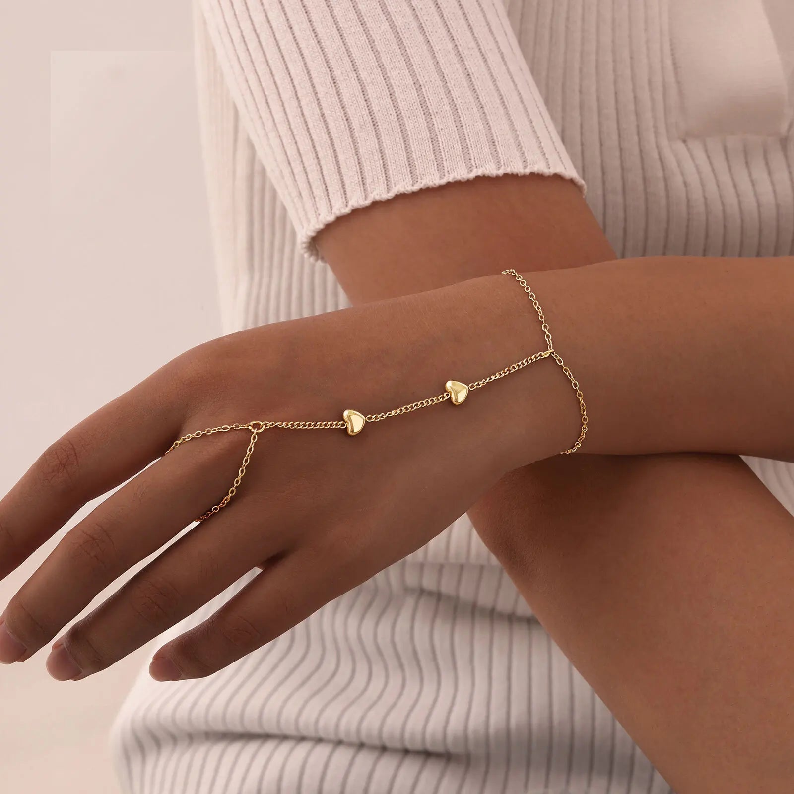 Exquisite Vintage Wrist Bracelet for Women Finger Ring Chain Charms Beads Bracelet Chain Lady Trendy Aesthetic Jewelry Set