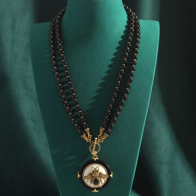 Vintage Jewellery Black Beads Necklace Woman With Bee Pendant Natural Stone Weddings Elegant Charms Antique Luxury Designer 2025
