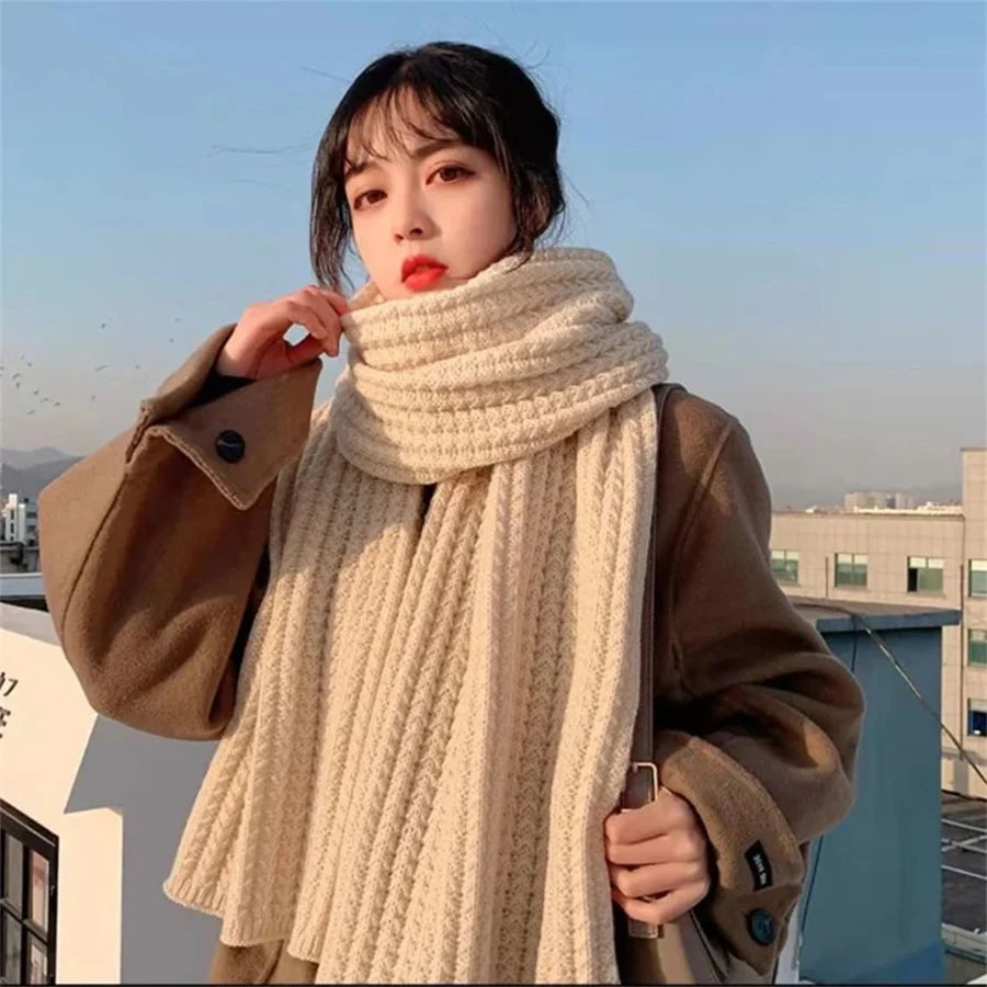 Thick, Chunky Knit Long Warm Scarf for Women and Men, Suitable for Travel and Office Use, Made of Cashmere for Winter Warmth.