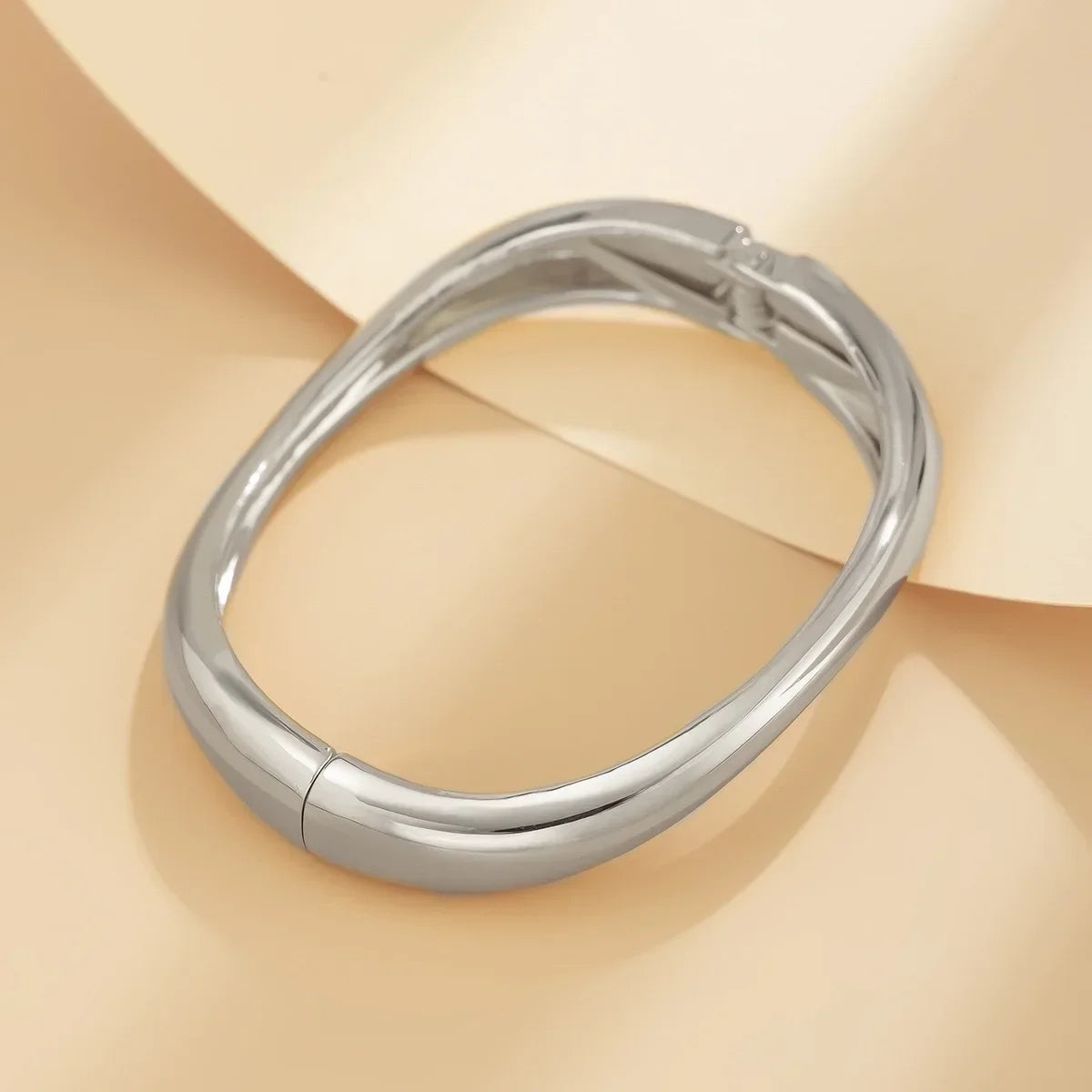 Bracelet for Women 2024 Design Sense Fashion Trend Metal Smooth Water Drop Hug Jewelry Pulseras Mujer Sterling Silver 925 Girl