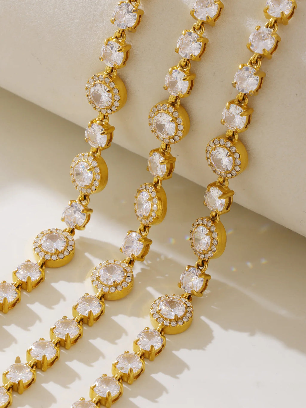 Women's Bracelet with Simple Design Inlaid with Zircon Stainless Steel Fashionable and Versatile Jewelry Accessories