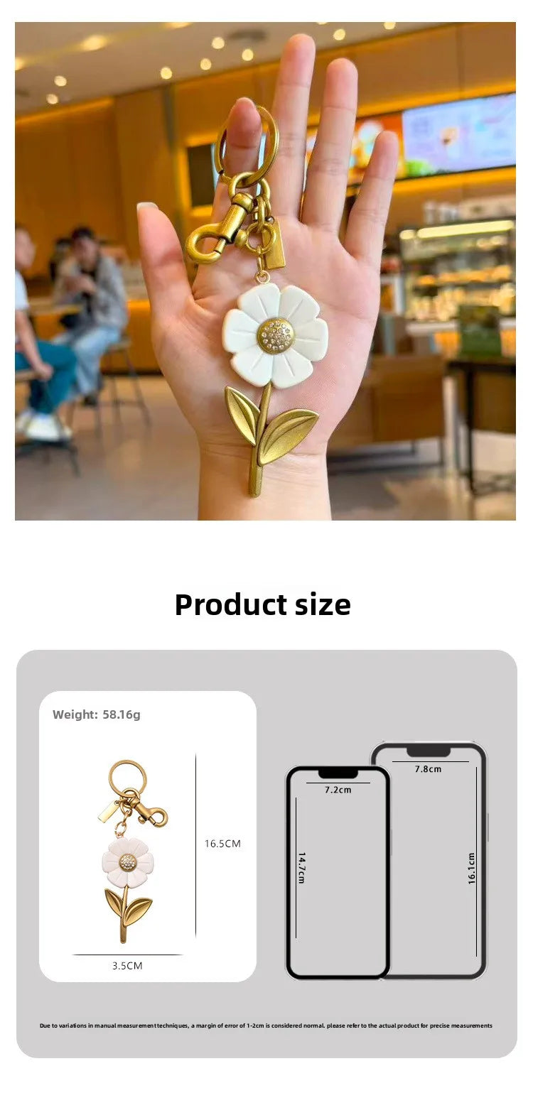 Fashion New Little Daisy Hanging Jewelry Hot Sale Popular Bag Pendant High Fashion Accessories Trend Keychain Bag Accessories