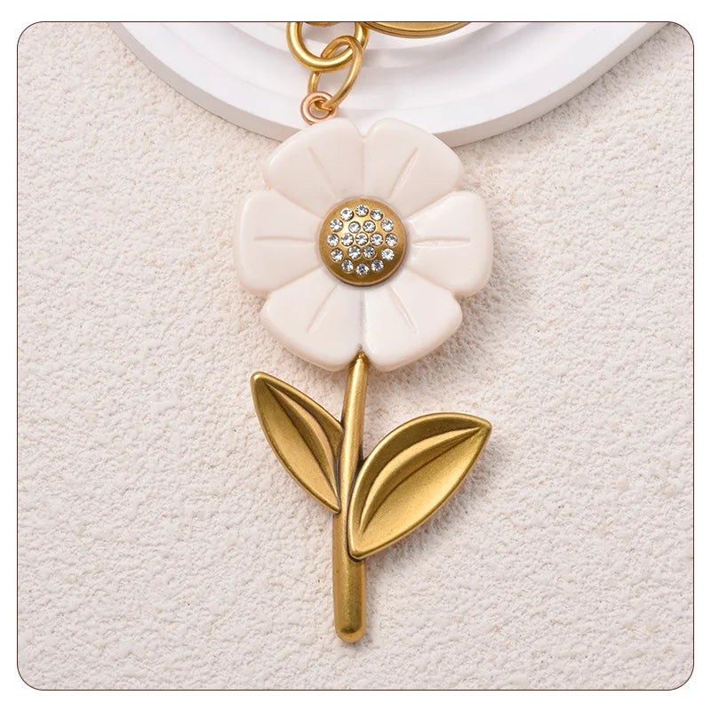 Fashion New Little Daisy Hanging Jewelry Hot Sale Popular Bag Pendant High Fashion Accessories Trend Keychain Bag Accessories