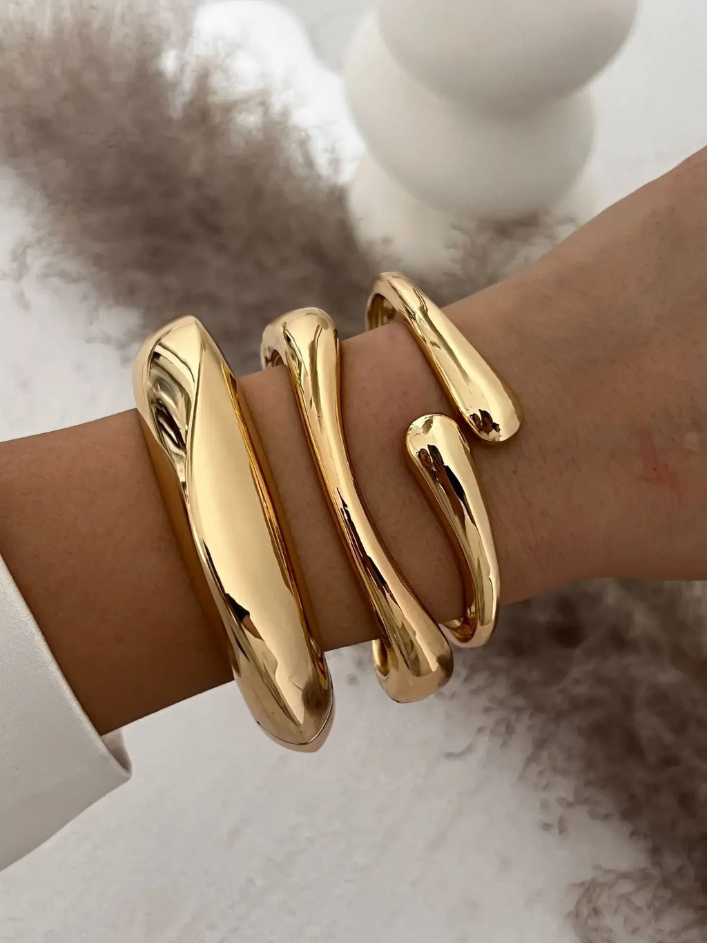 Bracelet for Women 2024 Design Sense Fashion Trend Metal Smooth Water Drop Hug Jewelry Pulseras Mujer Sterling Silver 925 Girl