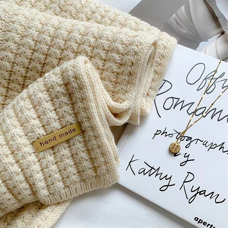 Thick, Chunky Knit Long Warm Scarf for Women and Men, Suitable for Travel and Office Use, Made of Cashmere for Winter Warmth.