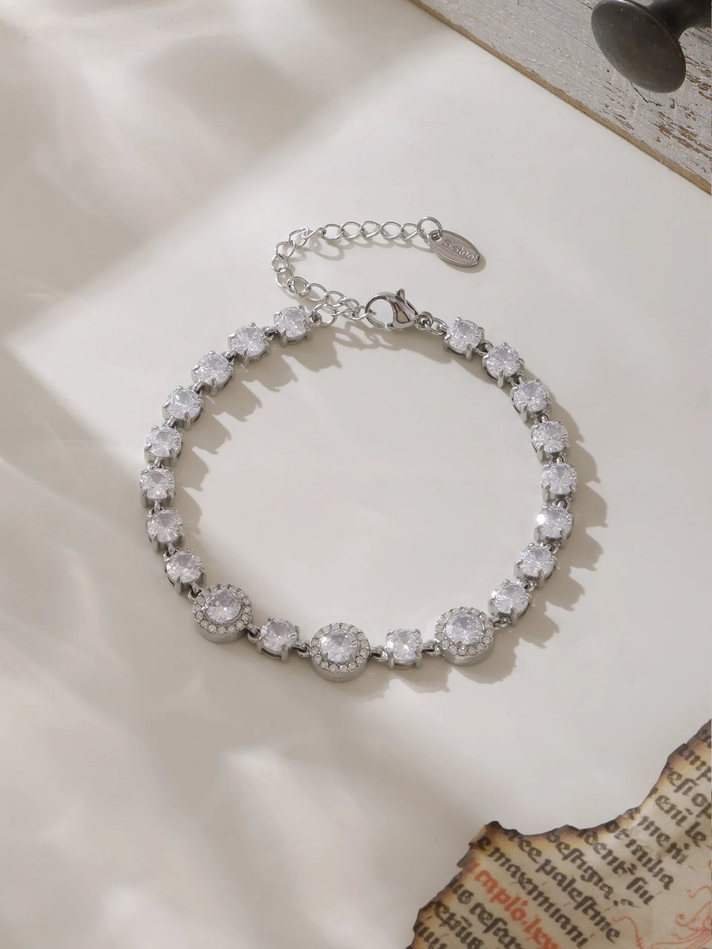 Women's Bracelet with Simple Design Inlaid with Zircon Stainless Steel Fashionable and Versatile Jewelry Accessories
