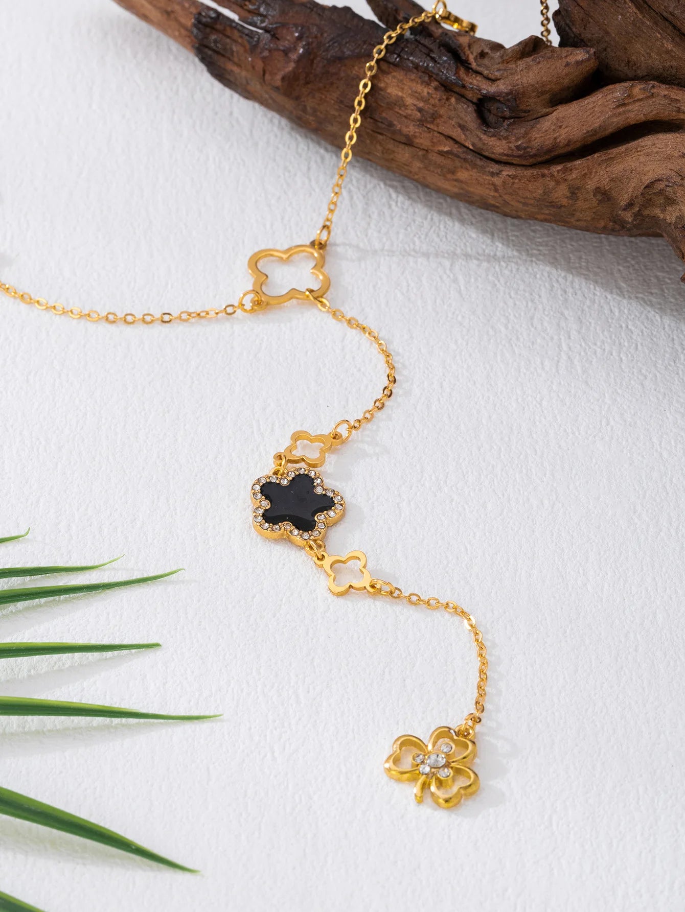 Necklace For Women Girls Oil Drop Flower Clover Y Sweater Chain Banquet Party Holiday Fashion Jewelry CN068