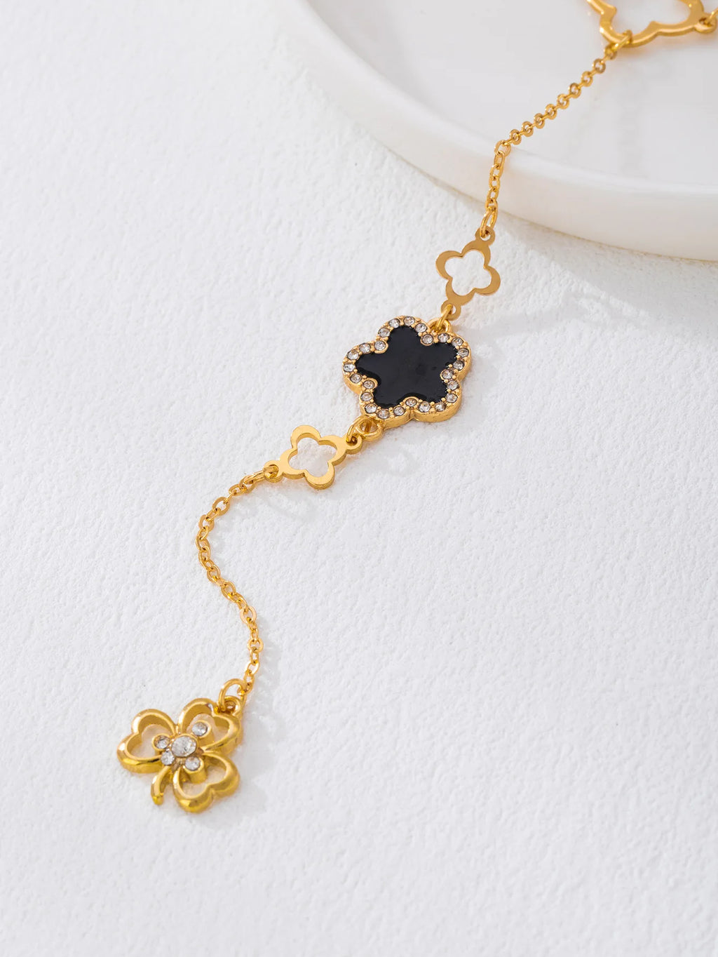 Necklace For Women Girls Oil Drop Flower Clover Y Sweater Chain Banquet Party Holiday Fashion Jewelry CN068