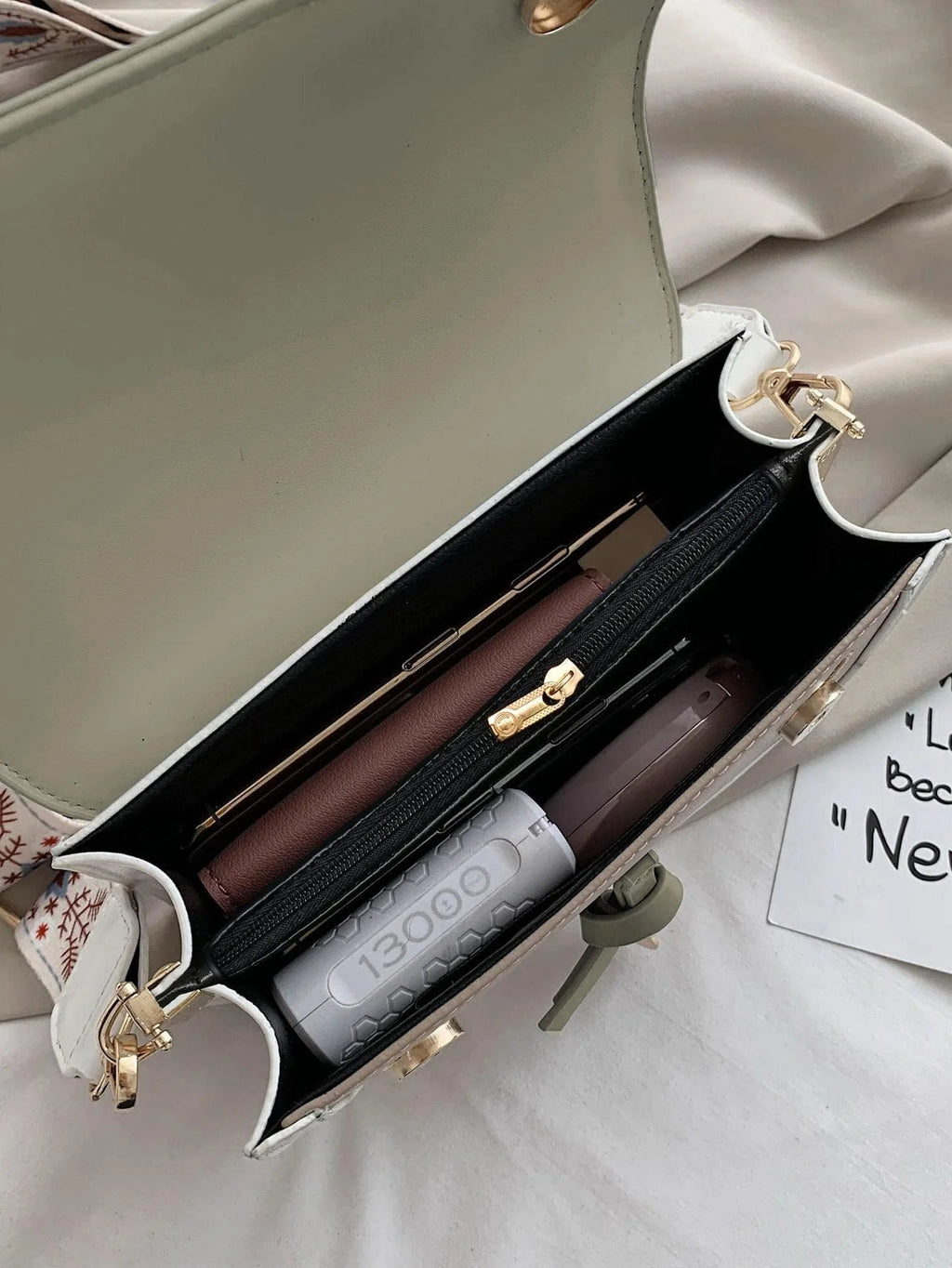 Fashionable Bag for Women, Versatile New Crossbody Bag, Casual, Contrasting Color, Small Square Bag, Wide Shoulder Strap