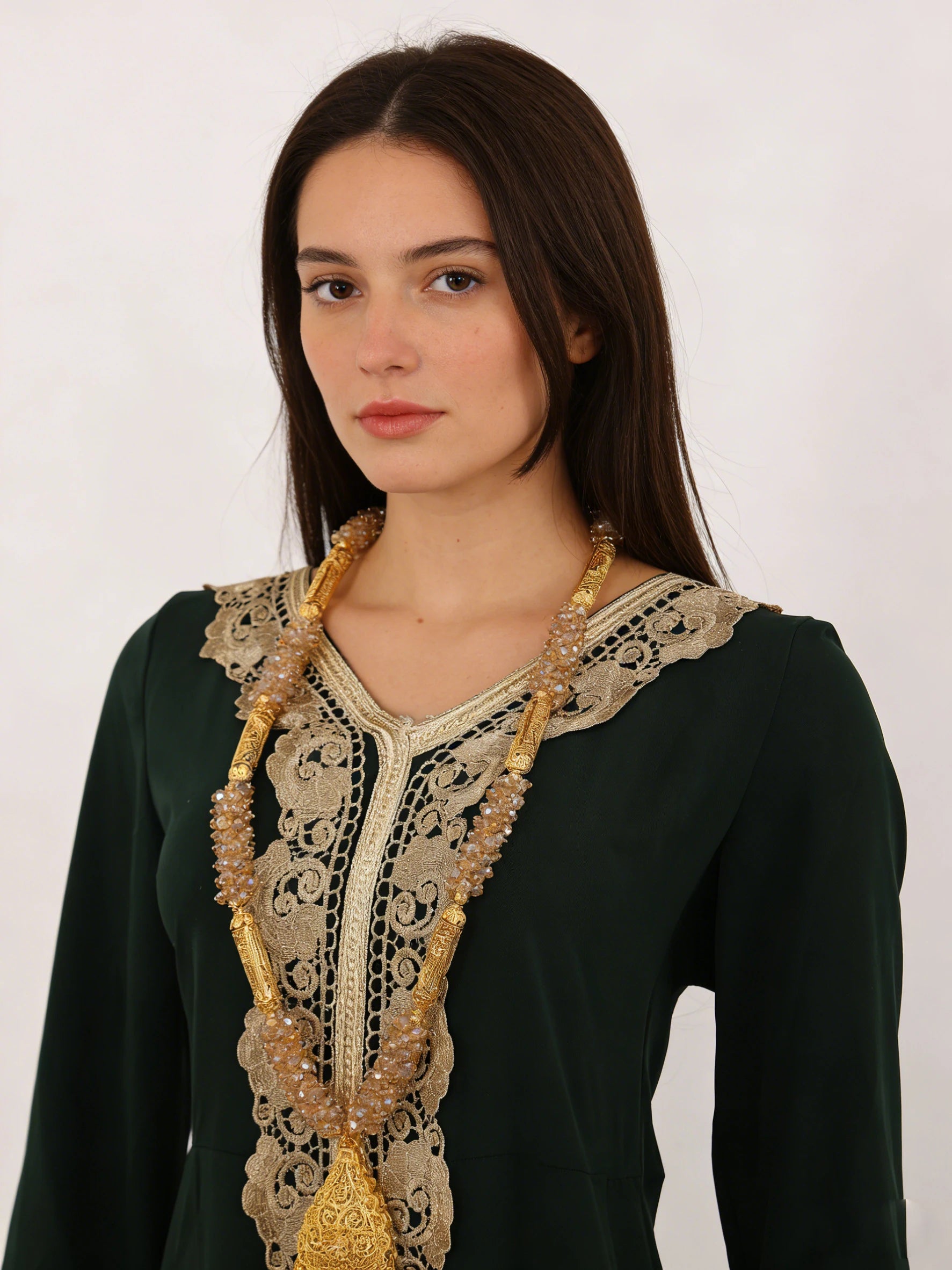 1 Piece of Fashionable and Luxurious Women's Necklace with a Large Metal Teardrop Pendant and Corner Bead Necklace, Can Be Worn as a Shoulder Chain for Women's Weddings, Banquets, and Holiday Wear