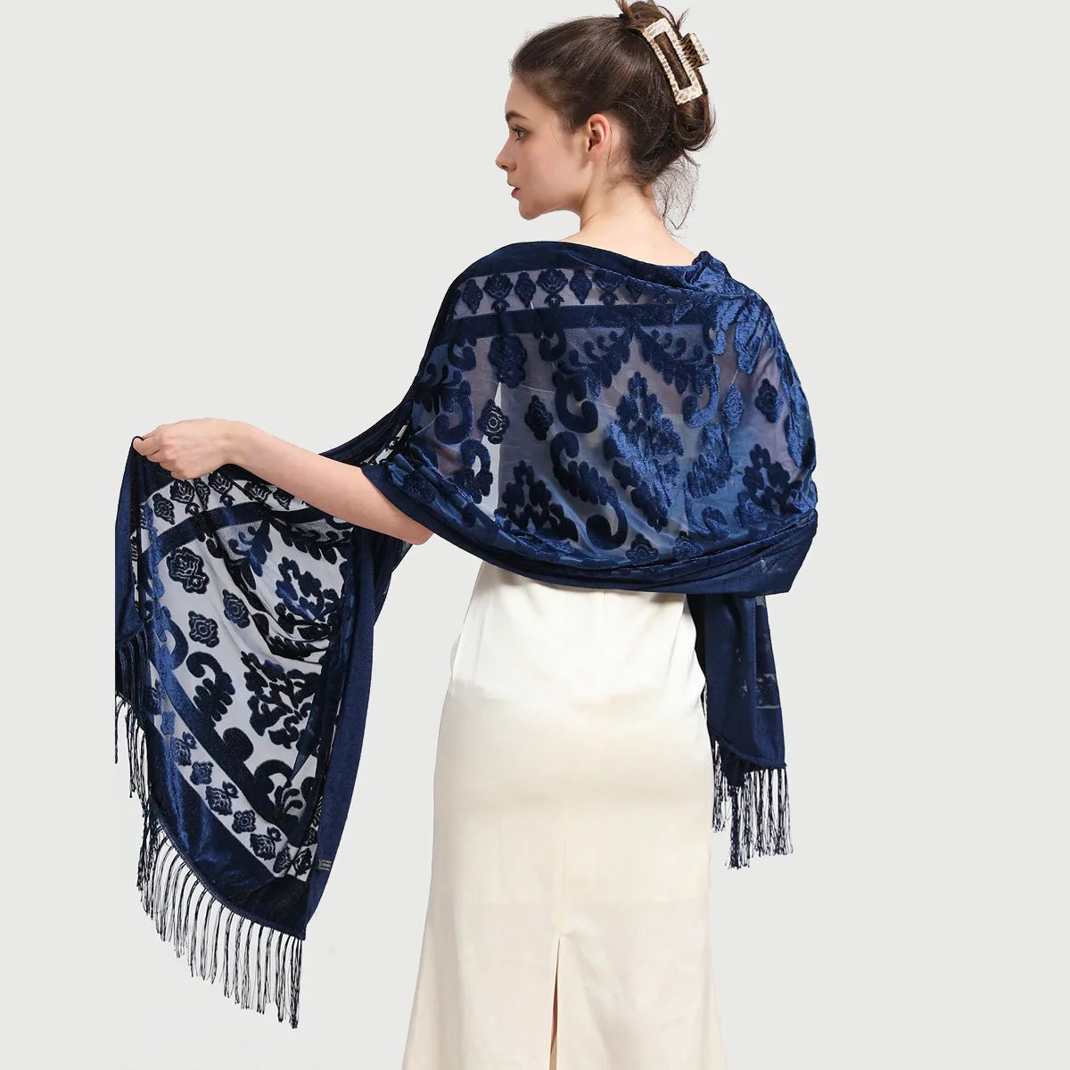 Women Velvet Scarf Shawl Female Long Jacquard Scarves Noble Shawl Autumn Spring Poncho Wrap Luxury Pashmina Tassel Cloak Bufanda