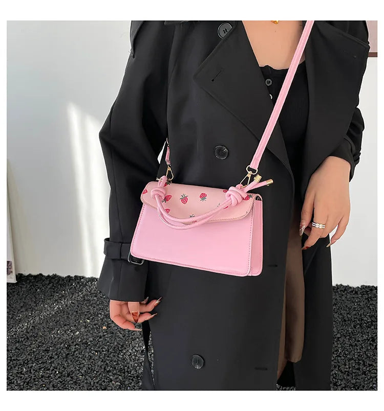 Fashion handbag women's personality early spring new simple fashion trendy printing casual messenger niche small square bag