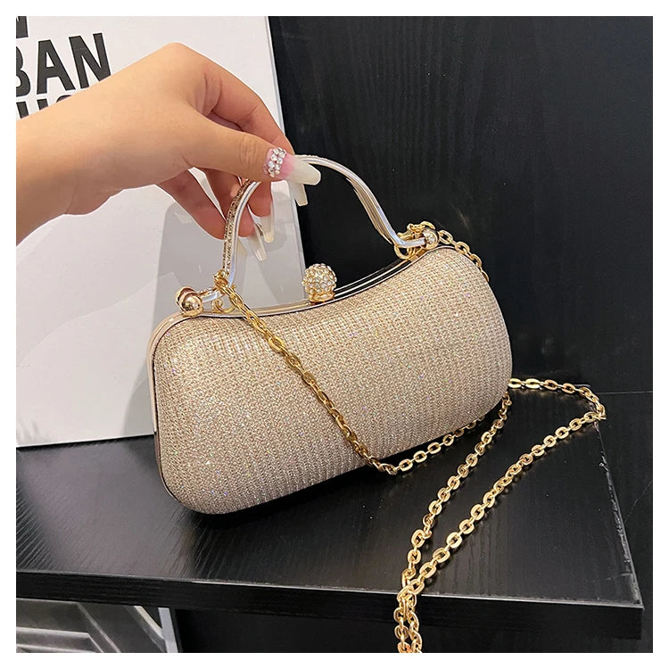 Evening party bags: This year, there is a trend for sophisticated and feminine women's bags. There are simple buttoned small bag