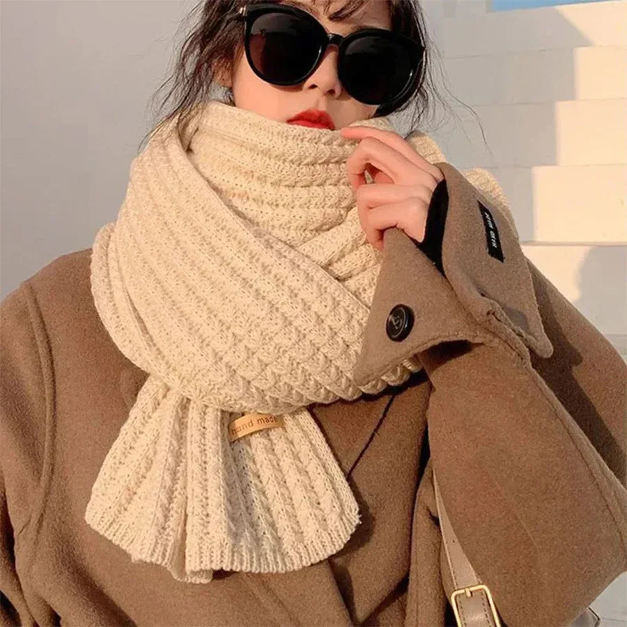 Thick, Chunky Knit Long Warm Scarf for Women and Men, Suitable for Travel and Office Use, Made of Cashmere for Winter Warmth.