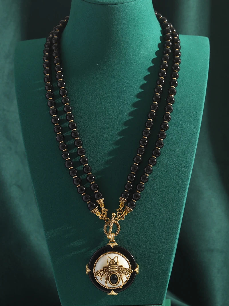 Vintage Jewellery Black Beads Necklace Woman With Bee Pendant Natural Stone Weddings Elegant Charms Antique Luxury Designer 2025