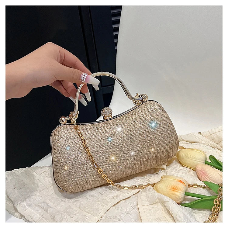 Evening party bags: This year, there is a trend for sophisticated and feminine women's bags. There are simple buttoned small bag