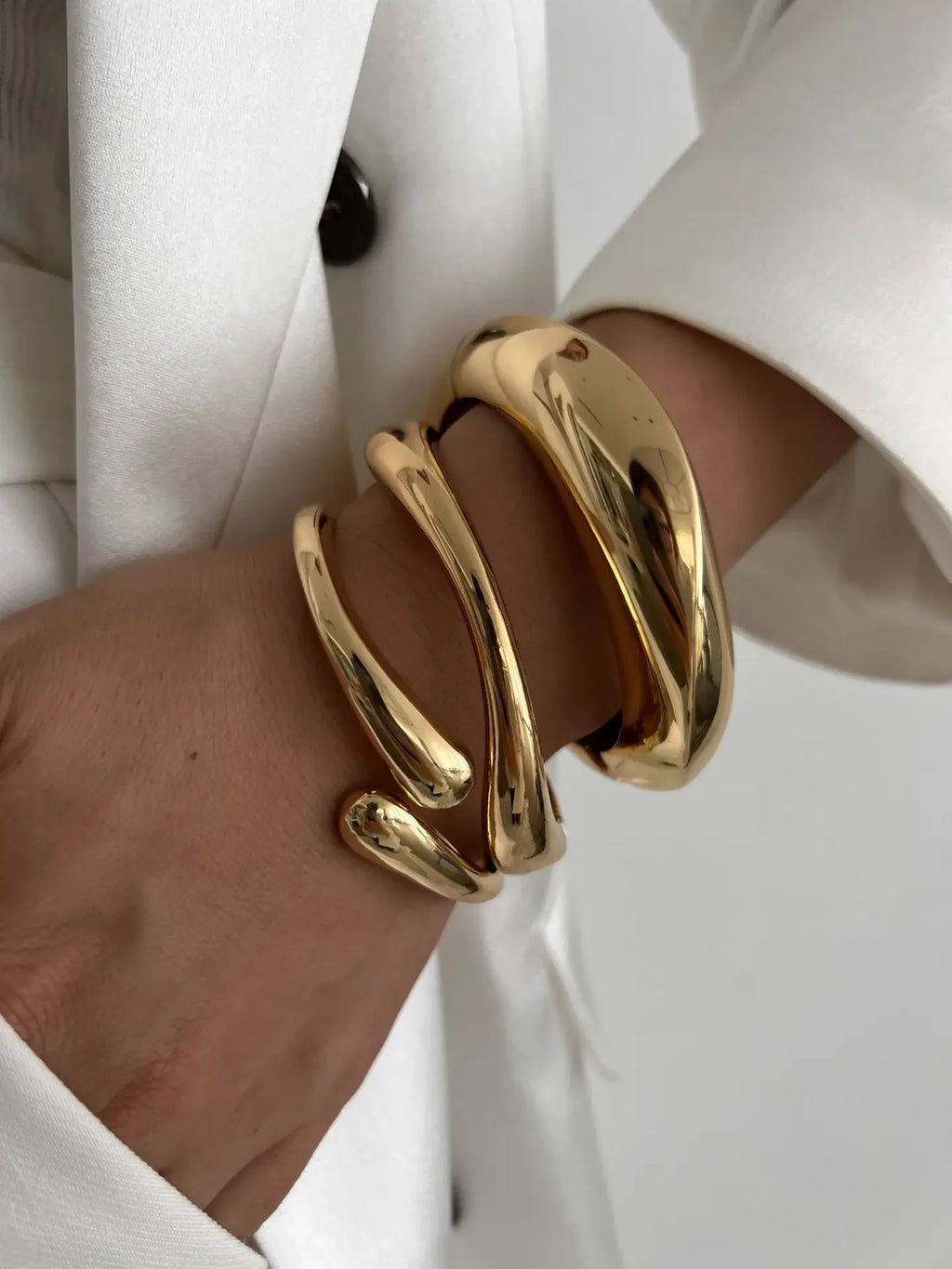 Bracelet for Women 2024 Design Sense Fashion Trend Metal Smooth Water Drop Hug Jewelry Pulseras Mujer Sterling Silver 925 Girl