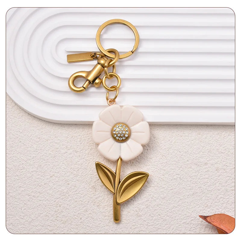 Fashion New Little Daisy Hanging Jewelry Hot Sale Popular Bag Pendant High Fashion Accessories Trend Keychain Bag Accessories
