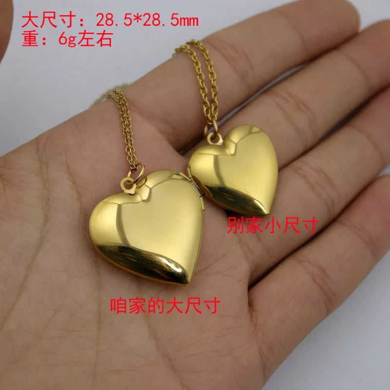 Necklace for Women UNDERTALE Necklaces Photograph Photo Frame Pendant Trend Fashion Couples Gift Toriel Sans Papyrus Jewelry