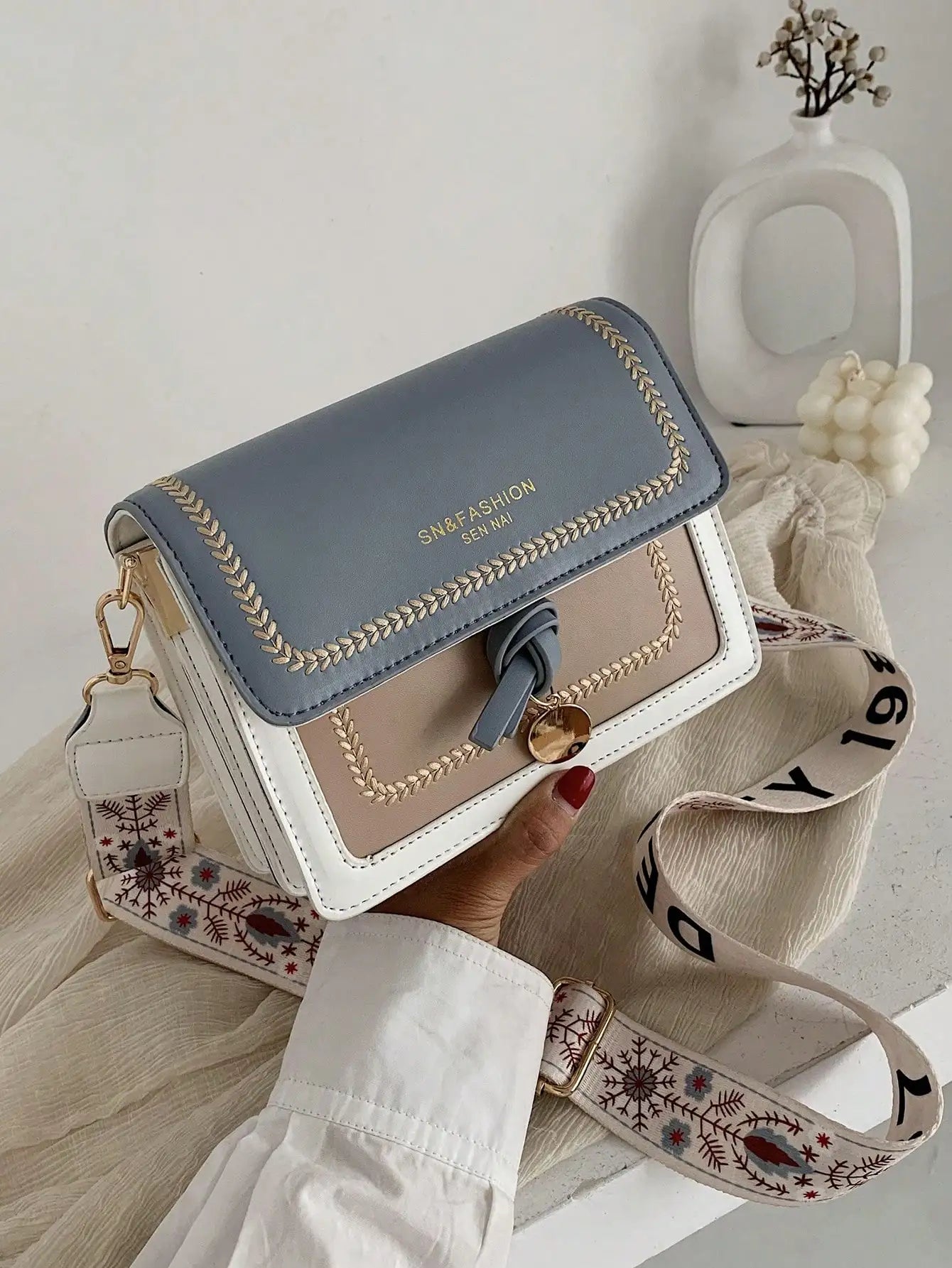 Fashionable Bag for Women, Versatile New Crossbody Bag, Casual, Contrasting Color, Small Square Bag, Wide Shoulder Strap