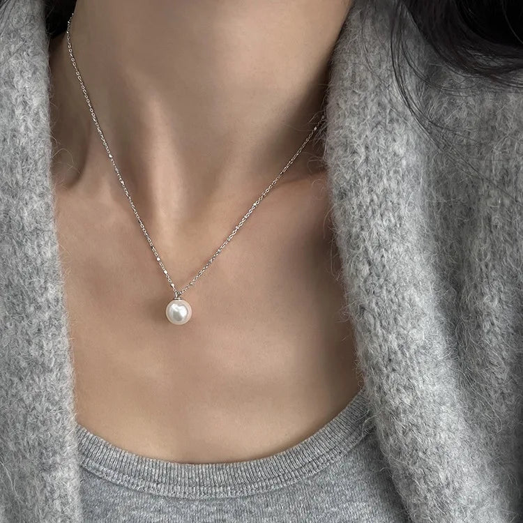 Pearl Necklace for Women 2025 New Style Simple Temperament Collarbone Chain Niche High-end Feeling