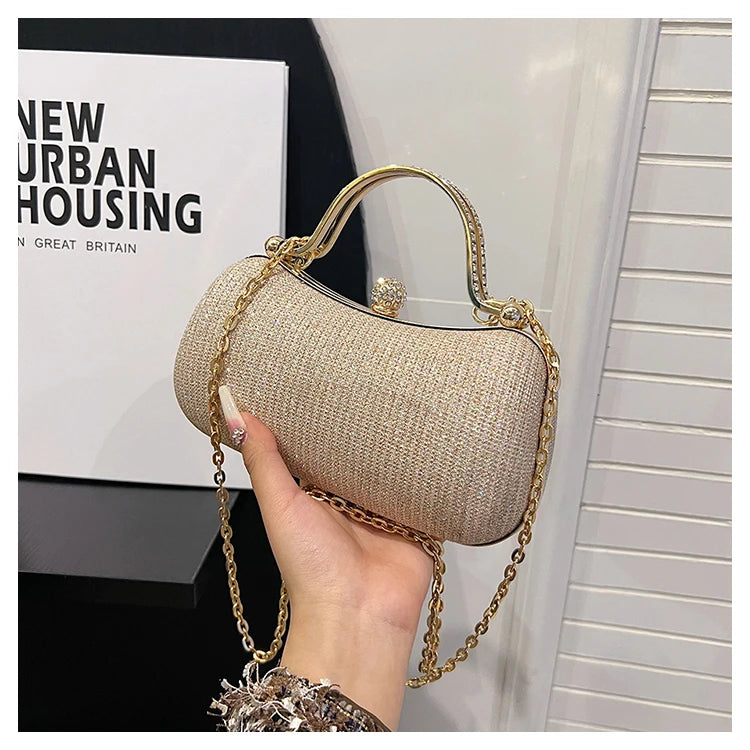 Evening party bags: This year, there is a trend for sophisticated and feminine women's bags. There are simple buttoned small bag